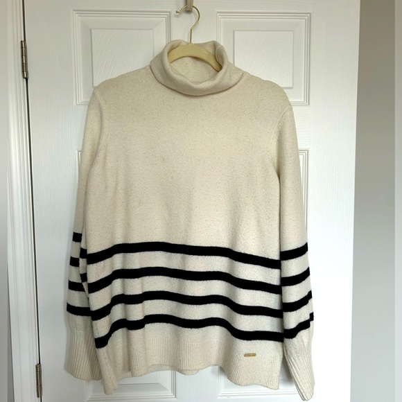 MICHAEL KORS Turtleneck Sweater - Picture 1 of 3